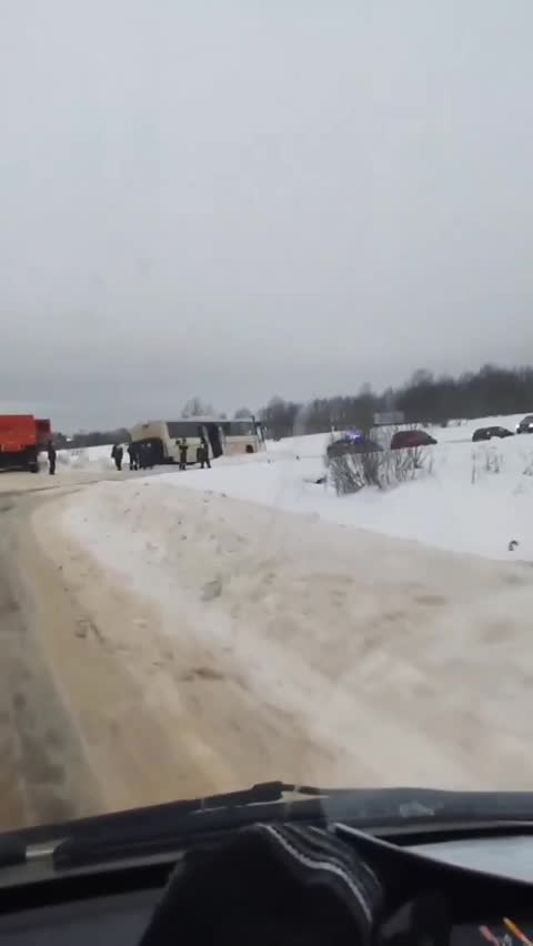 автобус упал
