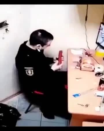 дефолт полисмен