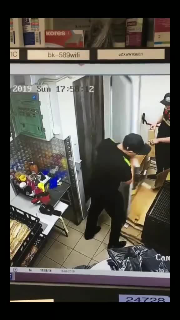 чисто я на работе 
